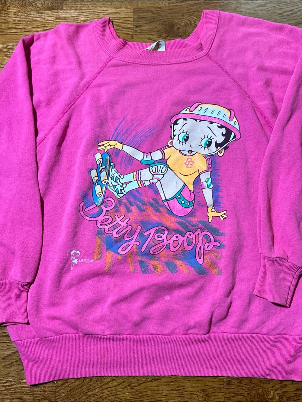 RARE VINTAGE SKATING BETTY BOOP SWEATSHIRT 1994 SIZE LARGE MADE IN USA